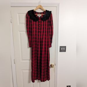 Sarah Elizabeth Vintage red black plaid dress size 8 holiday MISSING BUTTON